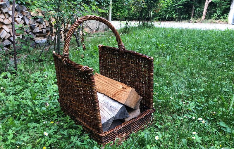 Panier en osier pour buches par Frédérique ROCHE de la Vannerie des cimes